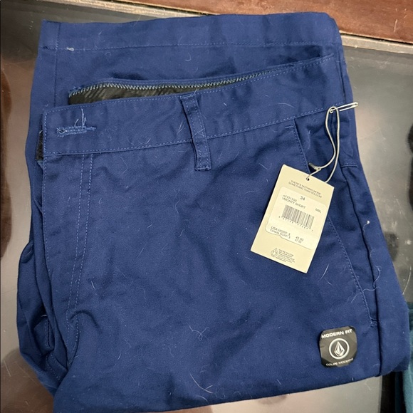 DC and Volcom Beige and Navy Casual Bottoms - Picture 3 of 5